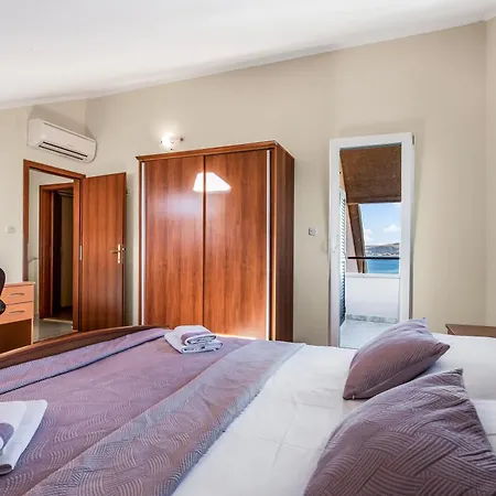 Spacious & Charming 128 M2 With Sea View *