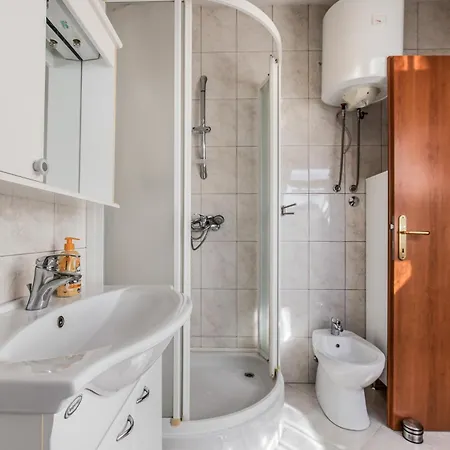 Spacious & Charming 128 M2 With Sea View Supetar