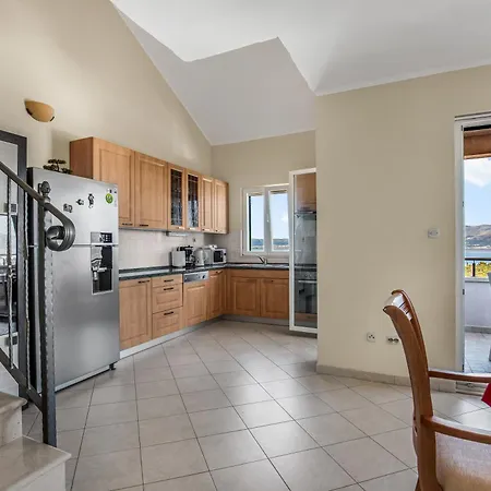 Apartment Spacious & Charming 128 M2 With Sea View Supetar