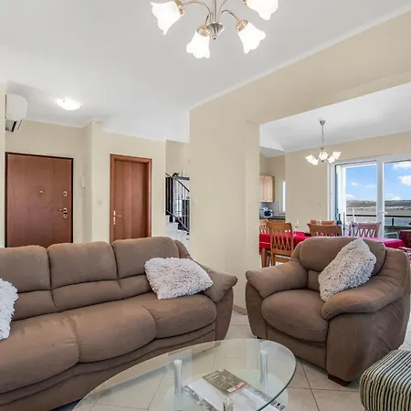 Apartment Spacious & Charming 128 M2 With Sea View