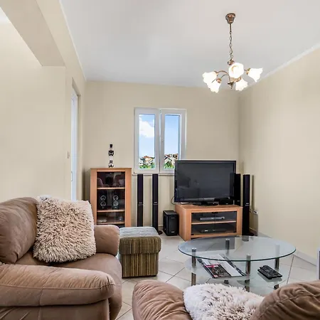Spacious & Charming 128 M2 With Sea View Apartment Supetar