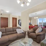 شقة Spacious & Charming 128 M2 With Sea View