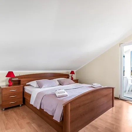 Apartament Spacious & Charming 128 M2 With Sea View Supetar