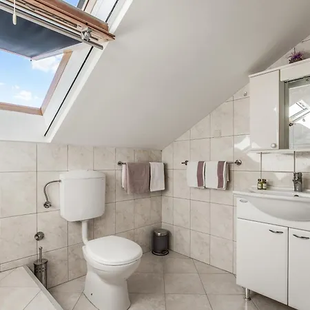 Spacious & Charming 128 M2 With Sea View Daire *