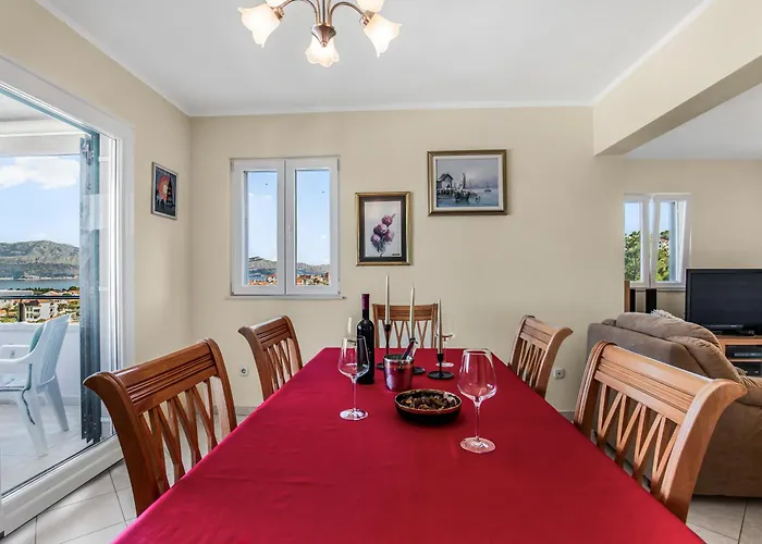 Διαμέρισμα Spacious & Charming 128 M2 With Sea View