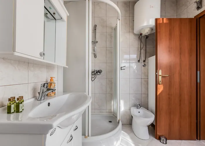 Spacious & Charming 128 M2 With Sea View Supetar