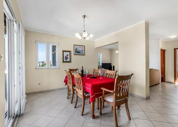 Spacious & Charming 128 M2 With Sea View Διαμέρισμα Supetar
