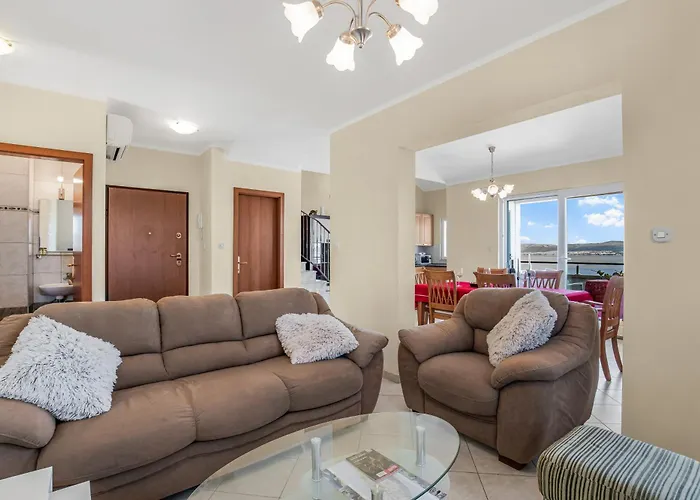 Διαμέρισμα Spacious & Charming 128 M2 With Sea View