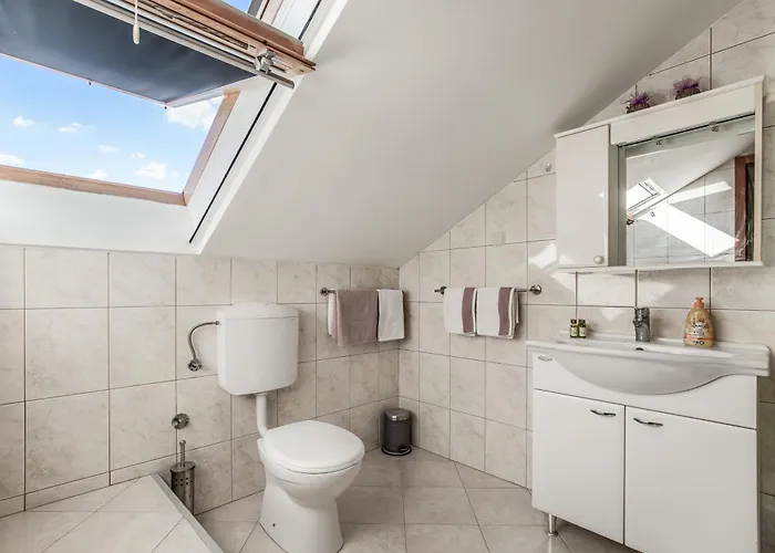 Spacious & Charming 128 M2 With Sea View Διαμέρισμα *